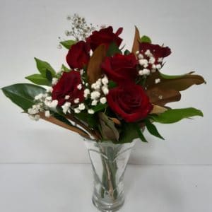 6 Red Roses in Heart Etched vase